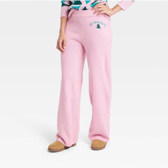 Women's "On Holiday" Sweater Pants in Pink.🎄NWT! - Picture 1 of 8